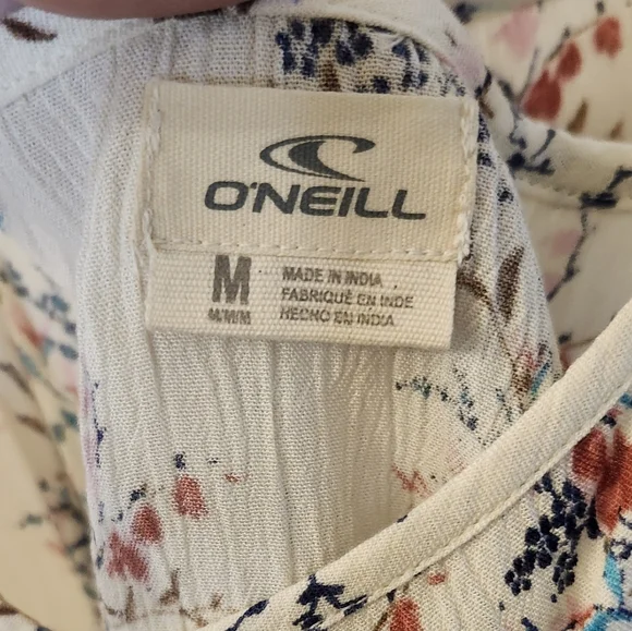 NWOT Stunning Flowy Blouse - Picture 2 of 3